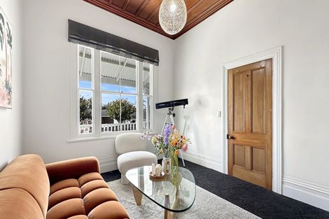 Photo of property in 12 Richmond Avenue, Northcote Point, Auckland, 0627