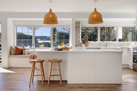 Photo of property in 384b Devonport Road, Tauranga South, Tauranga, 3112