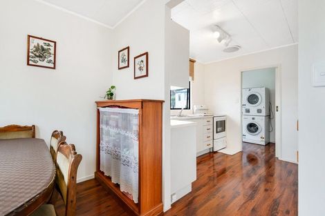 Photo of property in 1/22 Leiden Place, Totara Vale, Auckland, 0629