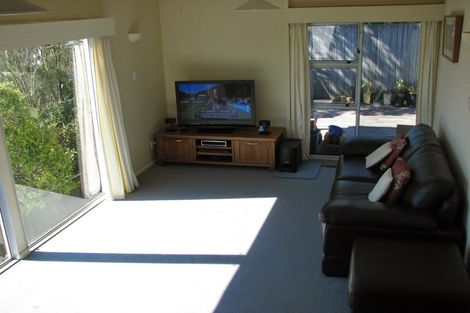 Photo of property in 47 Fitzpatrick Street, Newlands, Wellington, 6037