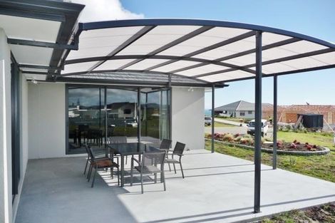 Photo of property in 31 Eagles Way, Cable Bay, 0420