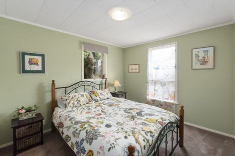 Photo of property in 5 Sunset Terrace, Waikanae Beach, Waikanae, 5036