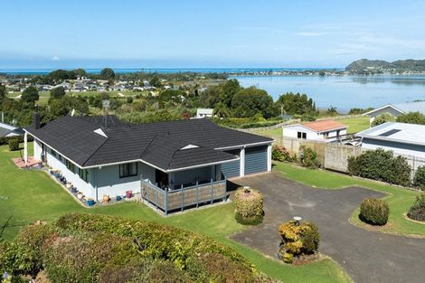 Photo of property in 131 Athenree Road, Athenree, Katikati, 3177