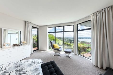 Photo of property in 9 Inverness Lane, Redcliffs, Christchurch, 8081