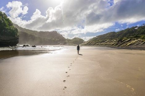 Photo of property in 138 Taupaki Road, Taupaki, 0782