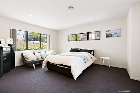 Photo of property in 12 Bunker Way, Strathmore Park, Wellington, 6022