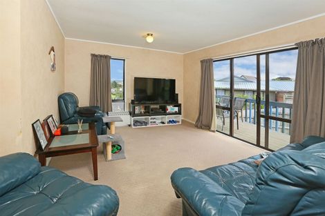 Photo of property in 7 Miriam Corban Heights, Henderson, Auckland, 0612