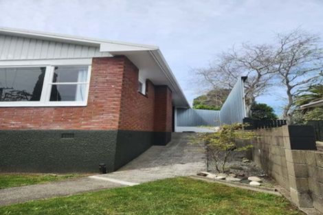 Photo of property in 6 Gray Avenue, Paraparaumu Beach, Paraparaumu, 5032