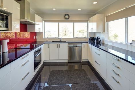 Photo of property in 6 Tree Top Lane, Paparangi, Wellington, 6037