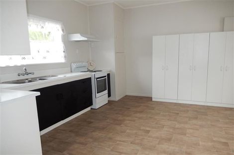 Photo of property in 278 Boord Crescent, Kumeu, 0891