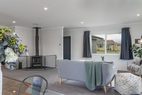 Photo of property in 38 Feist Street, Carterton, 5713