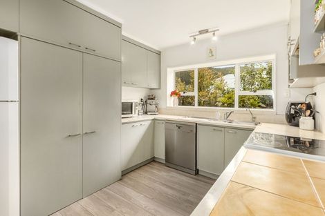 Photo of property in 5 Redwood Close, Paraparaumu, 5032