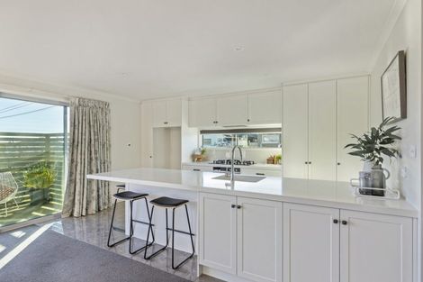 Photo of property in 1 Howe Place, Upper Vogeltown, New Plymouth, 4310