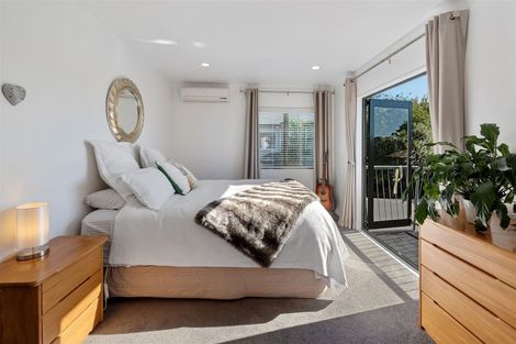 Photo of property in 45b Onewa Road, Northcote, Auckland, 0627