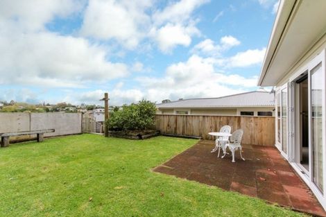 Photo of property in 10 Carlton Terrace, Westown, New Plymouth, 4310
