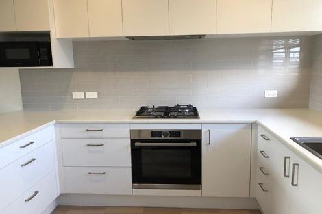 Photo of property in 2/5 Sylvan Crescent, Te Atatu South, Auckland, 0610