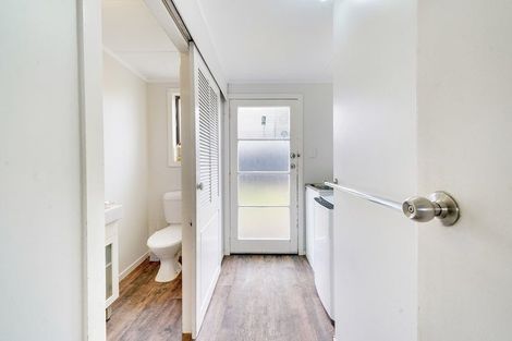 Photo of property in 43 Hallberry Road, Mangere East, Auckland, 2024