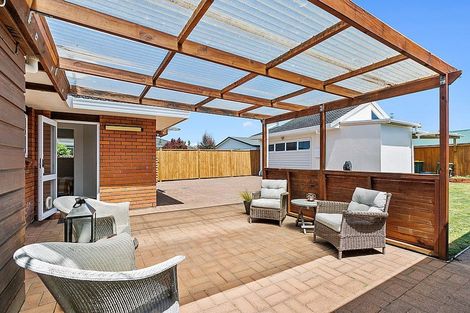 Photo of property in 35 Heta Road, Highlands Park, New Plymouth, 4312