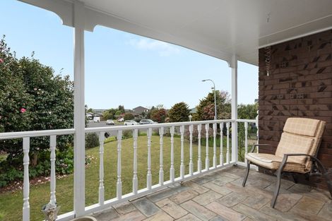 Photo of property in 16 Randell Place, Te Puke, 3119