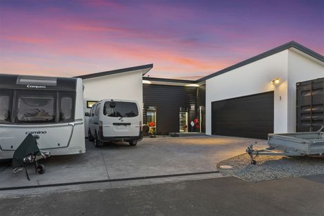 Photo of property in 3 Freeville Place, New Brighton, Christchurch, 8083