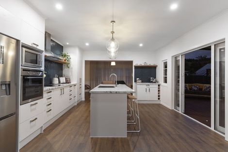 Photo of property in 110 Everitt Crescent, Whangamata, 3620