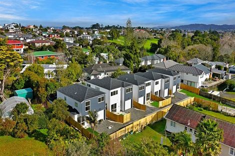 Photo of property in 240a Whitney Street, Blockhouse Bay, Auckland, 0600