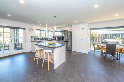 Photo of property in 2 Montgomery Road, Otamatea, Whanganui, 4501