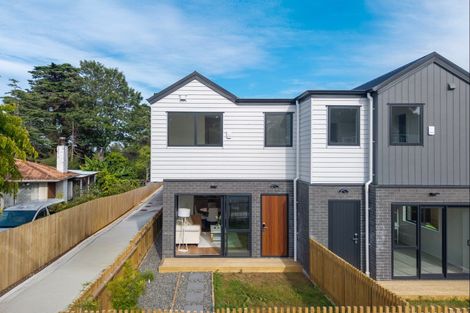 Photo of property in 140a Edgewater Drive, Pakuranga, Auckland, 2010