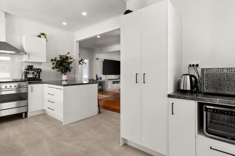 Photo of property in 1 Rutherford Road, Marewa, Napier, 4110