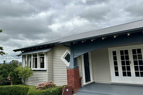 Photo of property in 42 Puriri Terrace, Roslyn, Palmerston North, 4414
