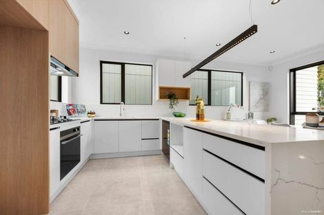 Photo of property in 4/31 Hill Crescent, New Lynn, Auckland, 0600