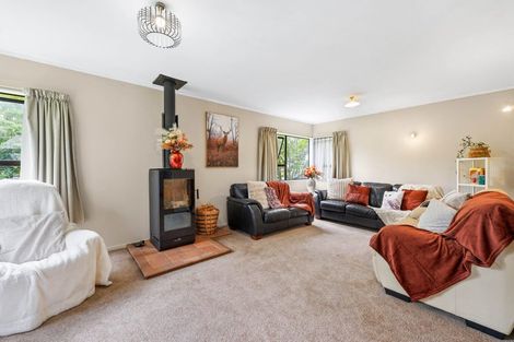 Photo of property in 2/109 Athena Drive, Totara Vale, Auckland, 0629