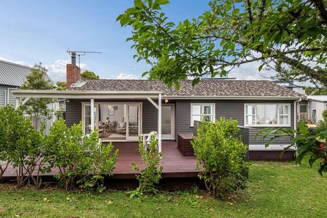 Photo of property in 14a Saffron Street, Birkdale, Auckland, 0626