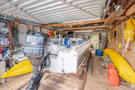 Photo of property in 20 Bayview Crescent, Duvauchelle, 7581