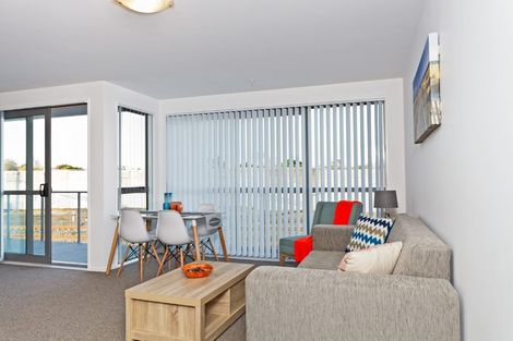 Photo of property in 12/26 Railway Street West, Papakura, 2110