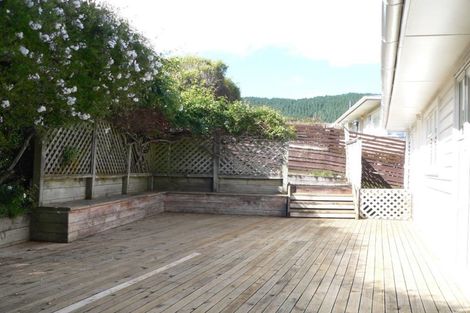Photo of property in 57 Redwood Avenue, Tawa, Wellington, 5028