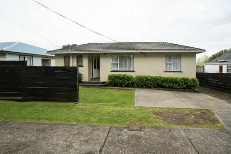 Photo of property in 136 Frankley Road, Frankleigh Park, New Plymouth, 4310