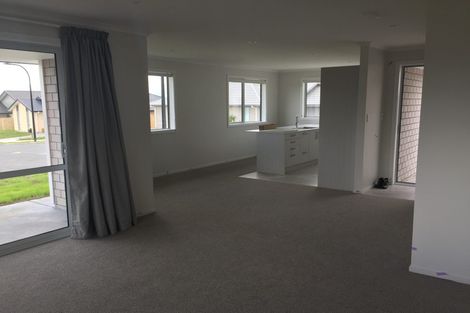 Photo of property in 13 Richardson Road, Omokoroa, 3114