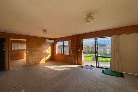 Photo of property in 26 Sutton Crescent, Papakura, 2110