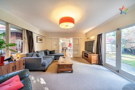 Photo of property in 46 Whirinaki Crescent, Heretaunga, Upper Hutt, 5018