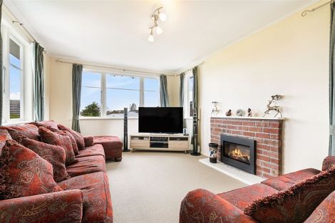 Photo of property in 24 Addison Street, Blockhouse Bay, Auckland, 0600