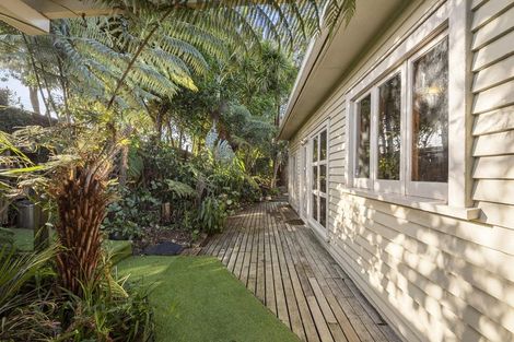 Photo of property in 29 Sunset Road, Totara Vale, Auckland, 0632