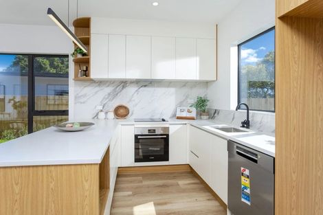 Photo of property in 32c Ludlow Terrace, Totara Vale, Auckland, 0627