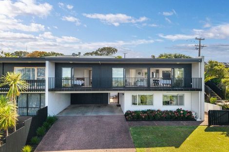Photo of property in 2/86 Seaview Road, Castor Bay, Auckland, 0620