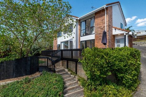 Photo of property in 2/12 Helicon Place, Totara Vale, Auckland, 0629