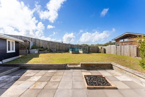 Photo of property in 60 Sarah Street, Waikawa Beach, Levin, 5573