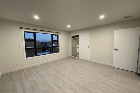 Photo of property in 128b Hutchinsons Road, Bucklands Beach, Auckland, 2014