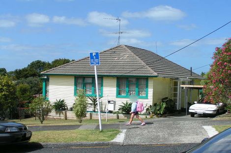 Photo of property in 3 Nutsey Avenue, Northcote, Auckland, 0627