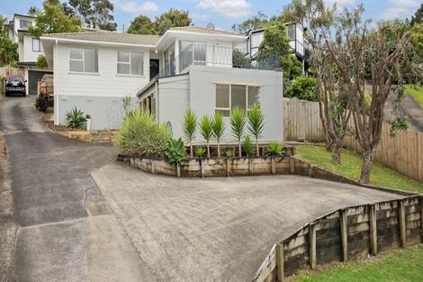 Photo of property in 1/10 Mcquoid Place, Glenfield, Auckland, 0629