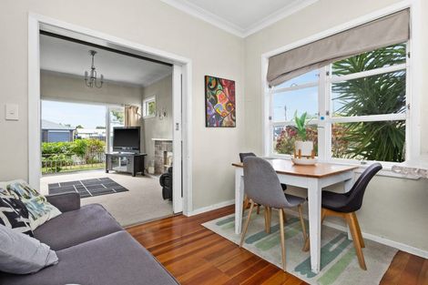 Photo of property in 18 Avenue Road, Greenmeadows, Napier, 4112